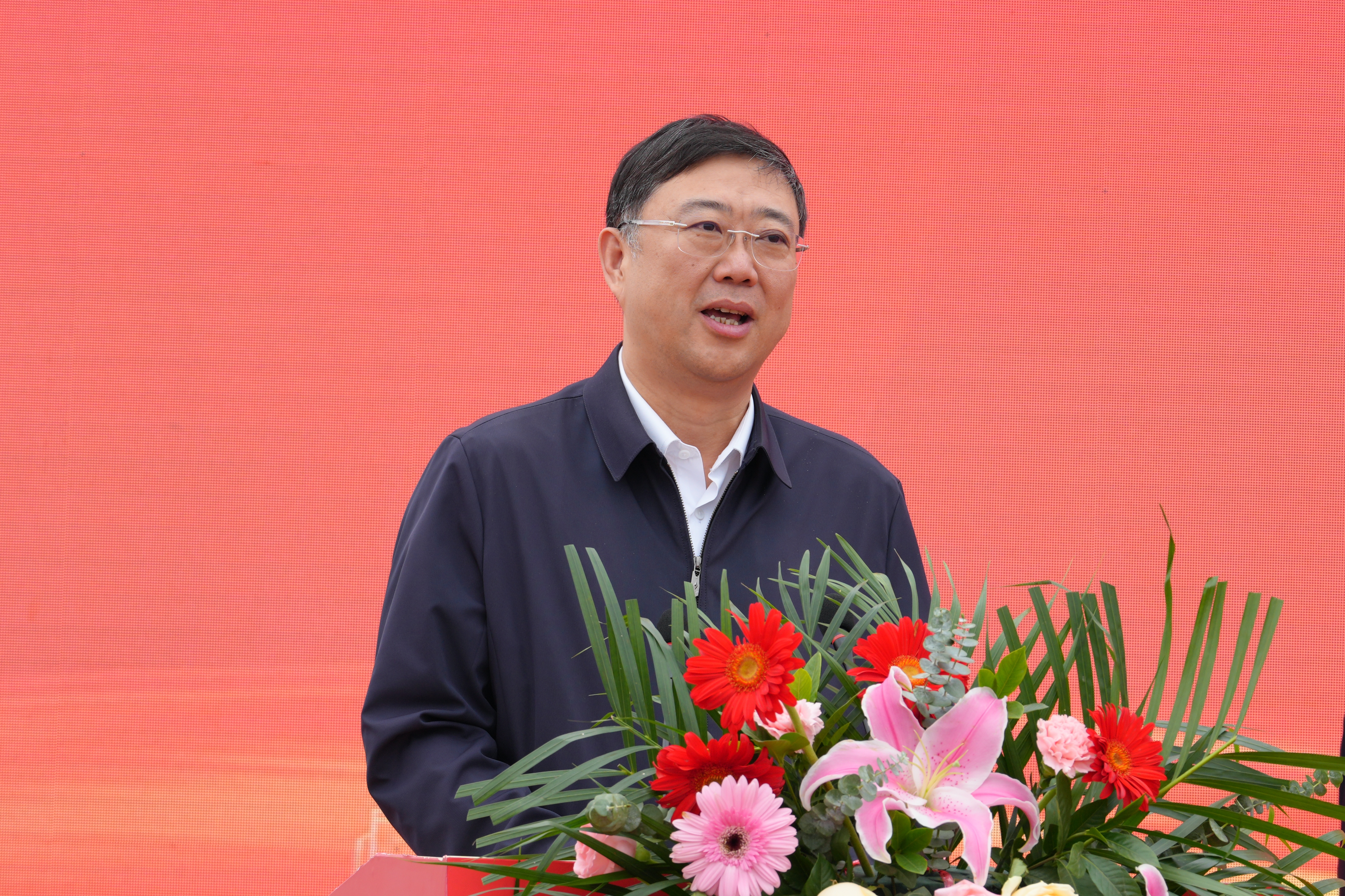 上海市崇明区区长李峻_副本.jpg