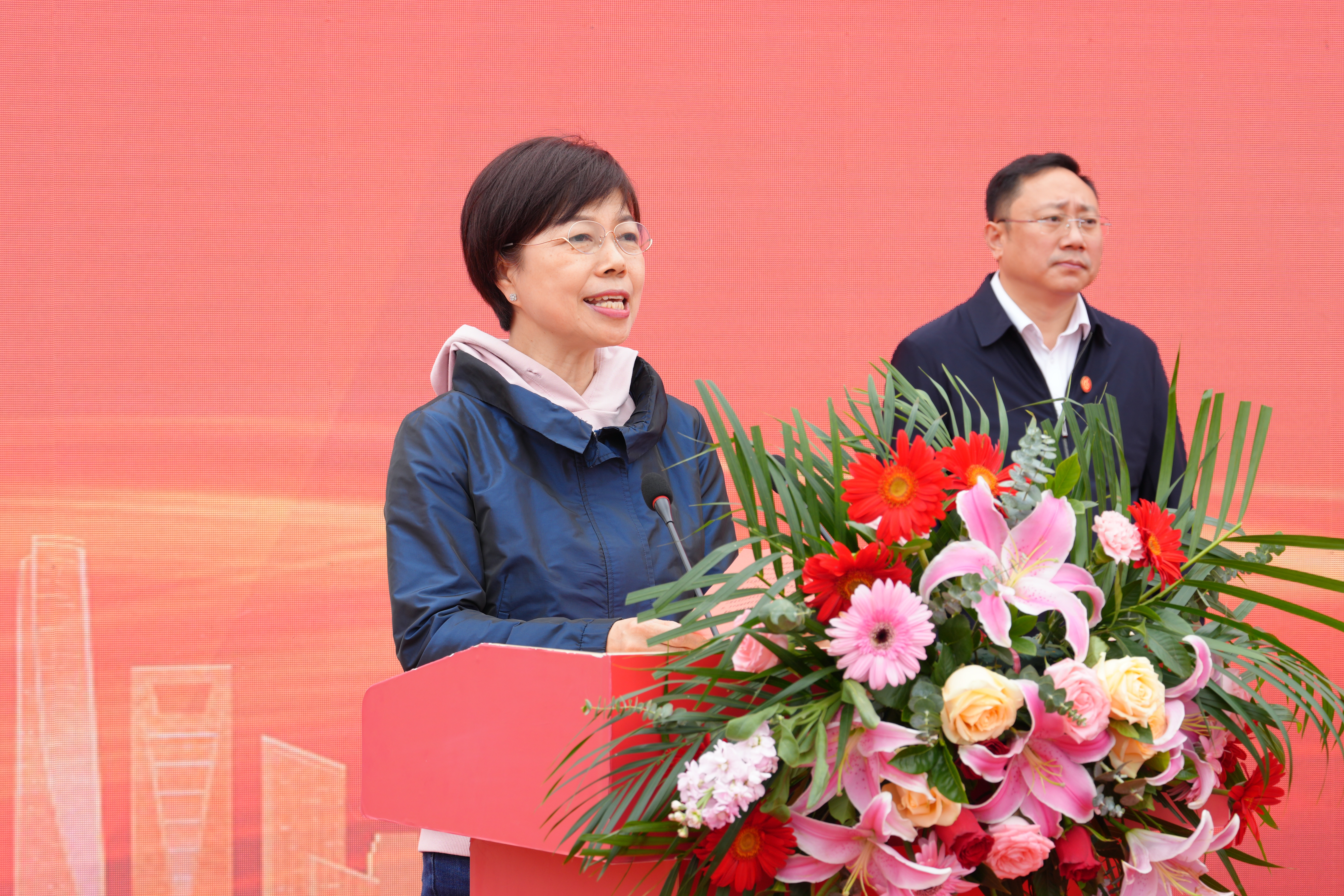江苏省铁路办公室二级巡视员缪玉玲_副本.jpg